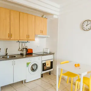 https://sunshine-by-the-ocean-1br-apartment-costa-adeje.tenerifehoteles.net